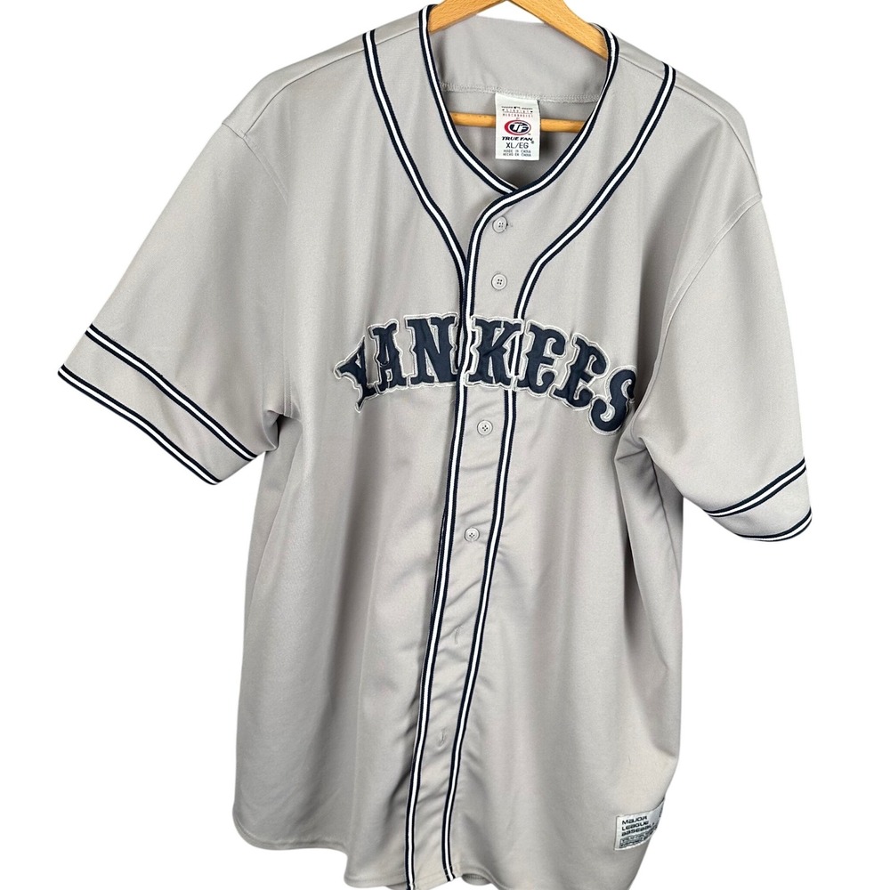 True Fan MLB New York Yankees Baseball Jersey Gray Navy XL Mens Button Up